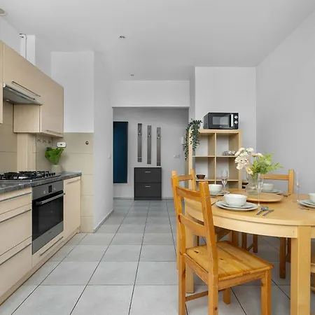 Przestronny Z Balkonem Blisko Centrum By Renters شقة كاتوفيتسه