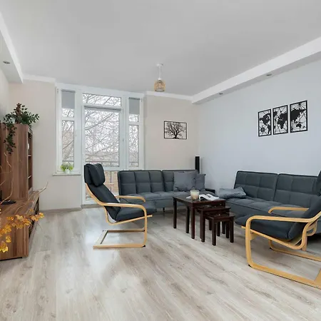Przestronny Z Balkonem Blisko Centrum By Renters شقة كاتوفيتسه