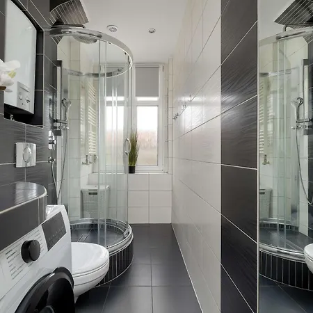 Przestronny Z Balkonem Blisko Centrum By Renters كاتوفيتسه