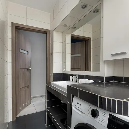 شقة Przestronny Z Balkonem Blisko Centrum By Renters كاتوفيتسه